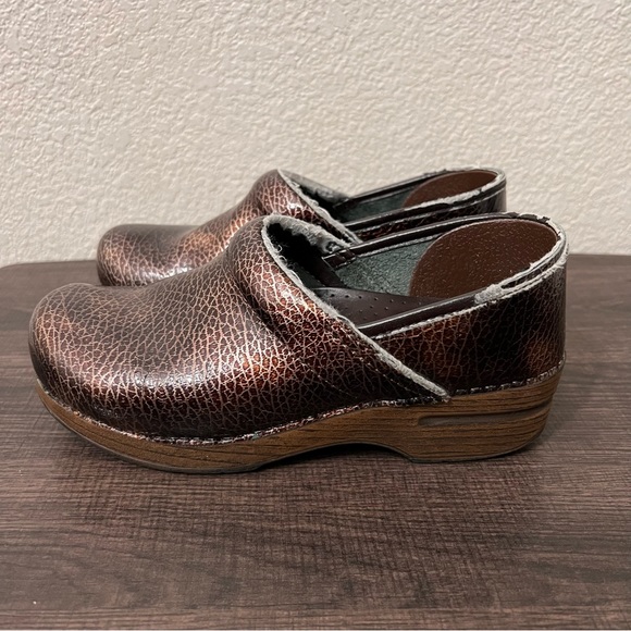 Dansko professional brown texture patent clogs size 38 - Picture 10 of 10